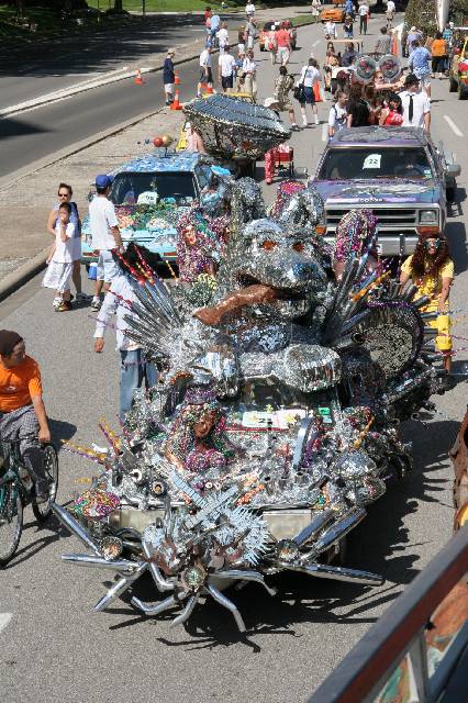 v2006_ArtCar_3_Parade 063 